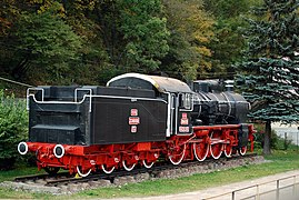 Máquina de vapor que se exhibe en la estación de tren