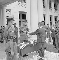 Jepun rongeng kalah kepada British di Kuala Lumpur pada tahun 1945.