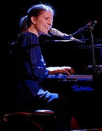 Markéta Irglová bei einem Auftritt 2014