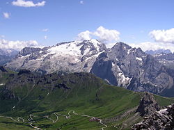 A Marmolada a Pordoi-csúcsról nézve (északnyugat felől)