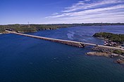 Een typisch Newfoundlandse dijk met brug die New World Island en South Twillingate Island met elkaar verbindt