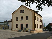 Altes Schulhaus von 1872, heute Gemeindebücherei