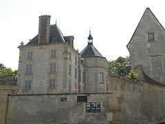 Le côté du château