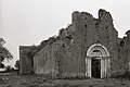 Le rovine della chiesa di Santa Maria di Falleri, per come si presentavano nel 1972 prima del restauro, in una foto di Paolo Monti.