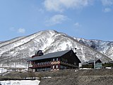 東ヌプカウシヌプリと士幌高原ヌプカの里（2011年4月）