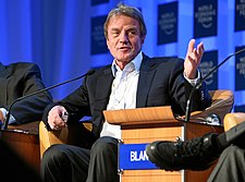 Bernard Kouchner na Světovém ekonomickém fóru v Davosu (2008)