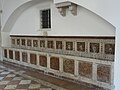 Assisi, Sacro Convento, loggiato dell'Immacolata, antico fonte ripristinato alla fine del XIX secolo