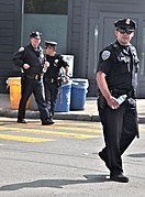 Oficiais do SFPD em um protesto no Mission District