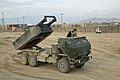 HIMARS auf gepanzertem LKW vom Typ Oshkosh