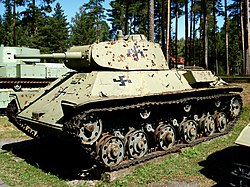 Finn felségjelű T–50 könnyű harckocsi a finn Parolai Páncélosmúzeumban