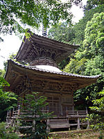 温泉寺多宝塔。軒下の構造が良く分かる画像