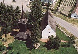 Kalvinistický kostel s dřevěnou zvonicí