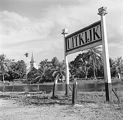 The ferry and village of Uitkijk (1947)