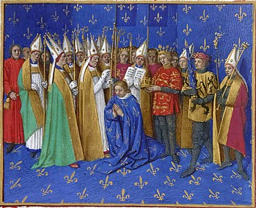 Jean Fouquet, Grandes Chroniques de France (vers 1455-1460) : Couronnement de Philippe Auguste, en présence de Henri Court-Mantel (roi d'Angleterre, vassal du roi de France pour ses possessions continentales, présentant la couronne de France), du comte de Flandre (deuxième à partir de la droite, reconnaissable à son tabard aux armes de Flandre), de l'évêque de Langres, des prélats et des barons du royaume.