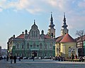 Serbisch-orthodoxe Christi-Himmelfahrts-Kathedrale (rechts) und das serbisch-orthodoxe Vikariat (links), Piața Unirii