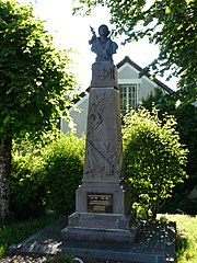 Le monument aux morts.