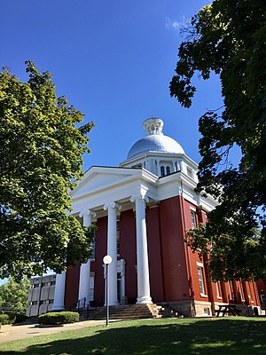 County Courthouse in Albion