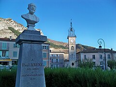 Paul Arène statufié à Sisteron.