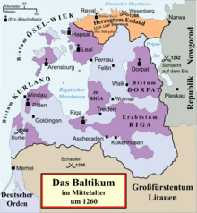 Farbige Grafikkarte des Baltikums aus dem Mittelalter mit seinen angrenzenden Ländern. Alle Bistümer und Bischofssitze sind farblich oder mit einem Kreuz markiert. Auch wichtige Schlachten in und um das Baltikum sind mit zwei sich kreuzenden Schwertern und der Jahreszahl markiert.