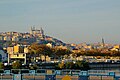 Vue de Lyon. À gauche, la colline de Fourvière ; au fond, la colline de la Croix-Rousse.