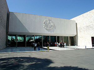 Ulusal Antropoloji Müzesi'nin girişi