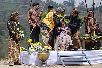 Ruwatan Rambut Gimbal merupakan salah satu budaya yang dilakukan di Jawa Tengah dan telah menjadi Warisan Budaya Takbenda Indonesia pada tahun 2016.