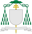 Galero vert com dez borlas por lado, usado por arcebispos no lugar de um elmo (e cruz patriarcal)