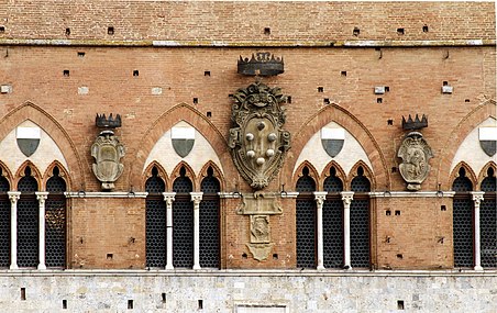 Gotische Triforien, Palazzo Pubblico (Siena), ab 1250
