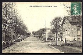 La rue de Troyes.