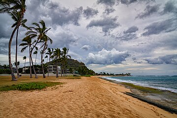 Pacific Ocean at Māʻili Beach Park