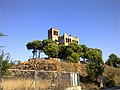 Castelo de Torre Baró, que preside o barrio.