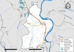 Carte en couleur présentant le réseau hydrographique de la commune