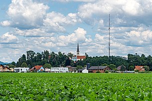 Ortsansicht von Dobl mit Sendeanlage