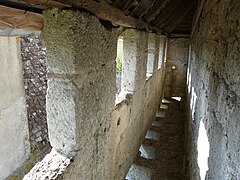 L'intérieur du chemin de ronde du château de Gageac à Gageac-et-Rouillac.