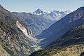 Mattertal. Bildmitte Randa. Im Hintergrund Berner Alpen mit Bietschhorn.