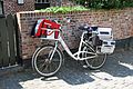 Un vélo de La Poste, à Bruges.