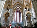 Vue sur le chœur de la cathédrale de Toul et ses chapelles attenantes.