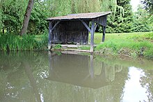 Lavoir sur le bord du Garun à Montfort-sur-Meu