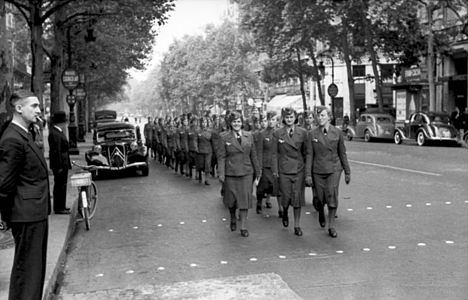 Dones auxiliar de la Wehrmacht (Wehrmachtshelferinnen) en París durant l'ocupació, 1940