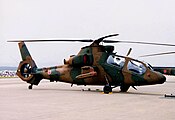 Un helicòpter Kawasaki OH-1.