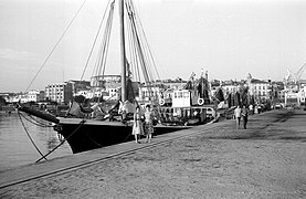 Puerto de Palamós en los años 50.