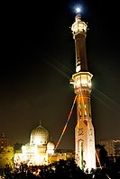 Мечеть в районе ал-Мухандисин ночью в месяц рамадан.