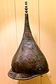 Elmo gallico con svastiche, datato al IV secolo a.C.