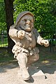 Skulptur aus dem Zwergelgarten im Mirabellgarten in Salzburg