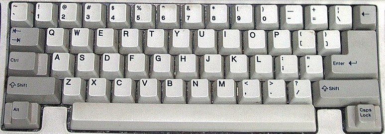 Алфавитно-цифровой блок клавиатуры IBM Model F. Клавиша ⇪ Caps Lock расположена в справа внизу, а на её месте — клавиша Ctrl