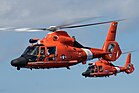 Zwei Eurocopter Dauphin der US Küstenwache am 4. März 2016 im Formationsflug über Oahu KW 11 (ab 13. März 2016)