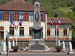 Le monument aux morts.