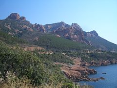 Le massif de l'Esterel.