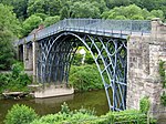 Järnbron i Ironbridge i Shropshire, ett klassiskt byggnadsverk från den industriella revolutionens tid.