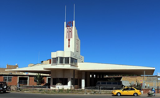 Edifício Fiat Tagliero em Asmara, Eritreia, por Giuseppe Pettazzi (1938)[98]